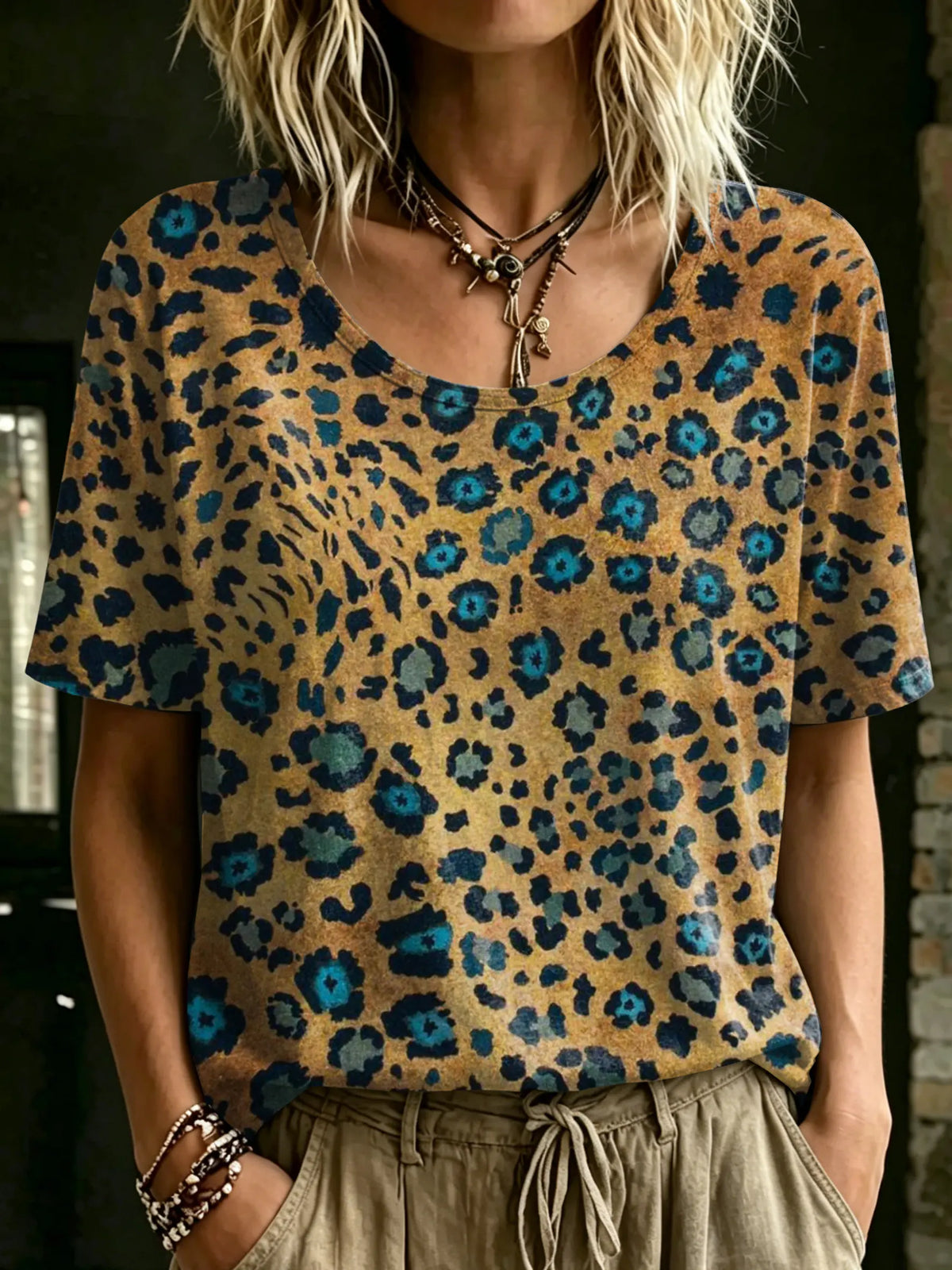 Women's Vintage Leopard Totem Art Printed Casual Round Neck Short Sleeve Cotton T-shirt
